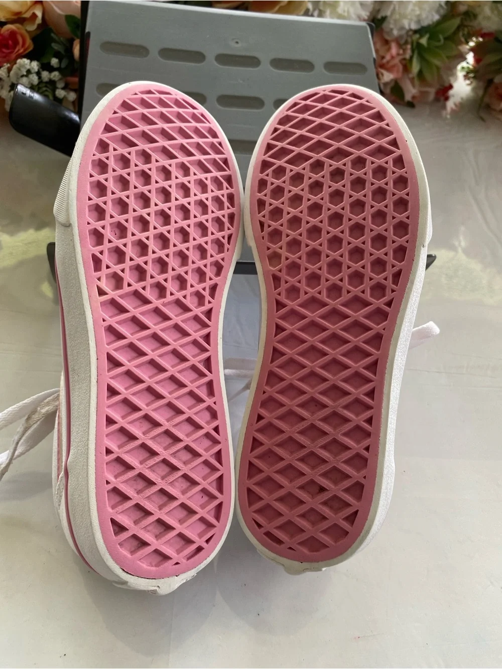 Vans Ward Low White Pink Rainbow Eyelets Canvas Skate Sneakers Girls Size 3